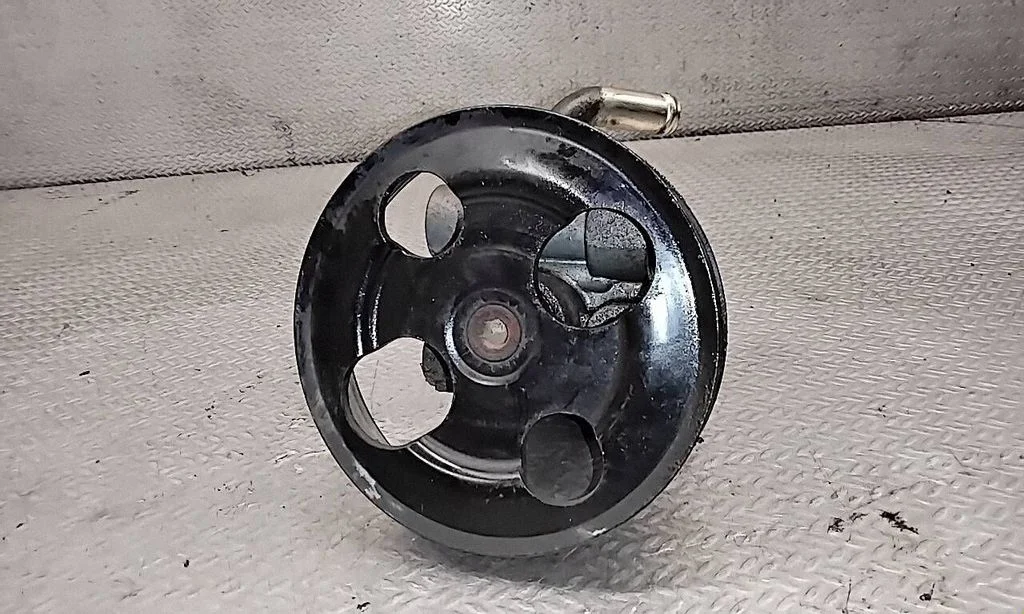 Power steering pump – Suzuki Grand Vitara I (1998-2005)