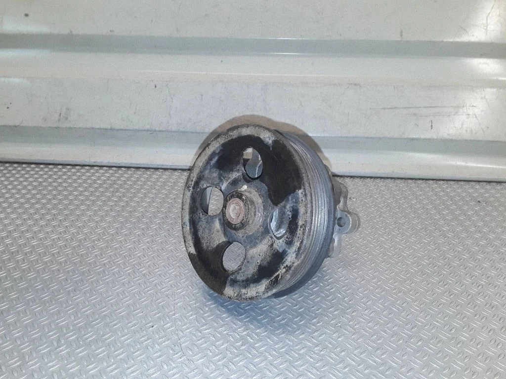 Roolivõimendi pump 571003K000 – Hyundai Sonata (2006-2015)