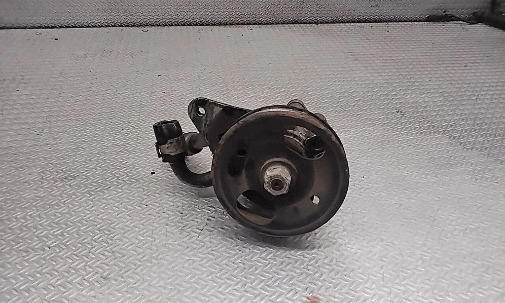 Power steering pump – Nissan Murano Z50 (2002-2008)