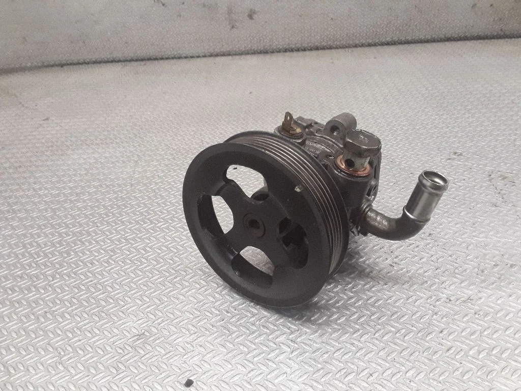 Power steering pump – Mitsubishi Outlander (2007-2012)