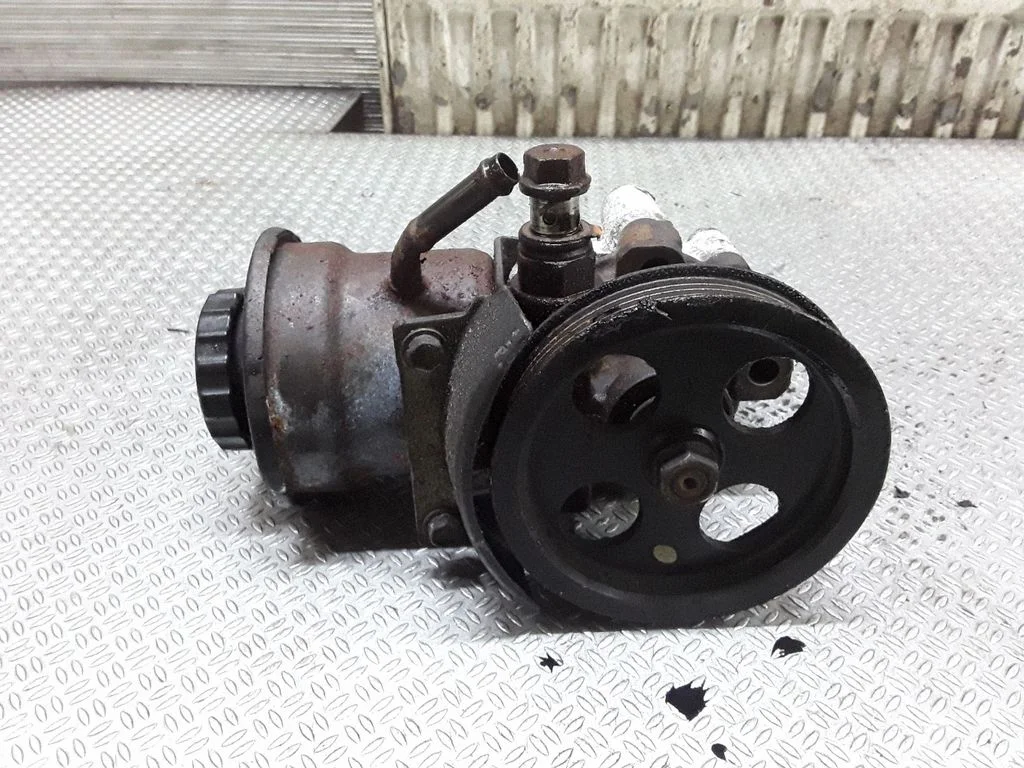 Power steering pump – Toyota Previa (XR30, XR40) II (2000-2006)