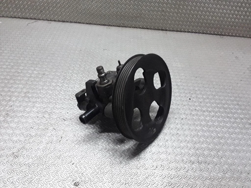 Power steering pump – Mitsubishi Carisma (2000-2004)