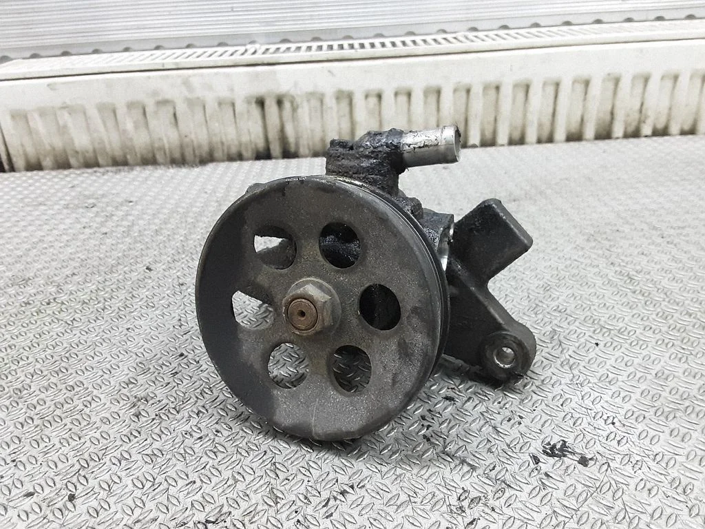 Roolivõimendi pump – Honda CR-V (1995-2001)