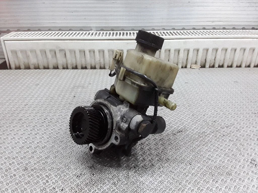 Power steering pump – Mazda 5 (2005-2010)