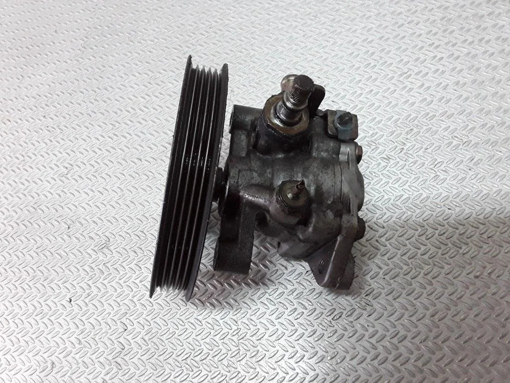 Power steering pump – Mitsubishi Carisma (2000-2004)