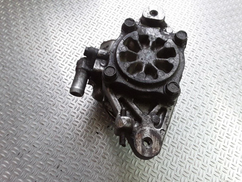 Power steering pump – Honda Civic (1996-2000)