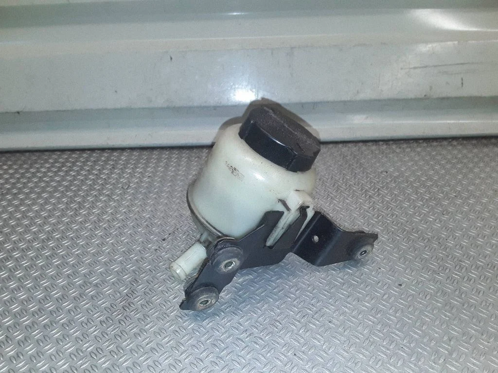 Stūres pastiprinātāja šķidruma tvertne – Nissan Murano Z50 (2002-2008)