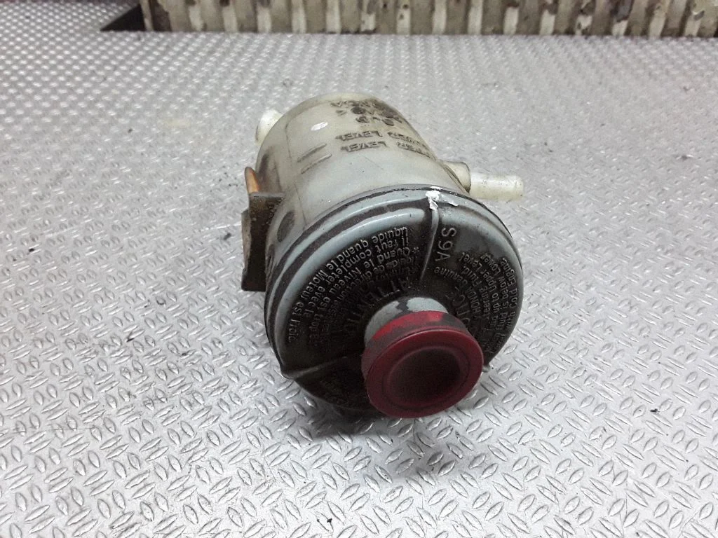 Stūres pastiprinātāja šķidruma tvertne – Honda FR-V (2004-2009)