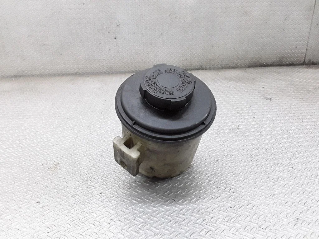 Power steering fluid tank/reservoir – Nissan Primera (2002-2007)