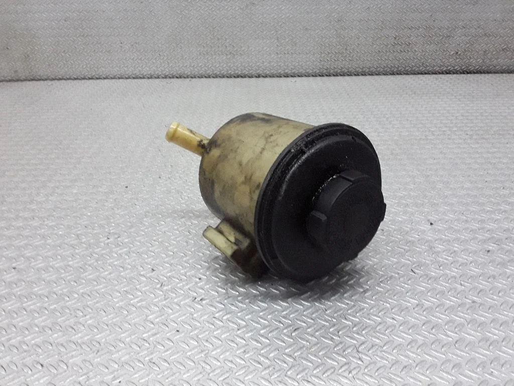 Power steering fluid tank/reservoir – Nissan Primera (2002-2007)
