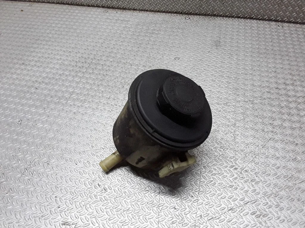 Power steering fluid tank/reservoir – Nissan Primera (2002-2007)