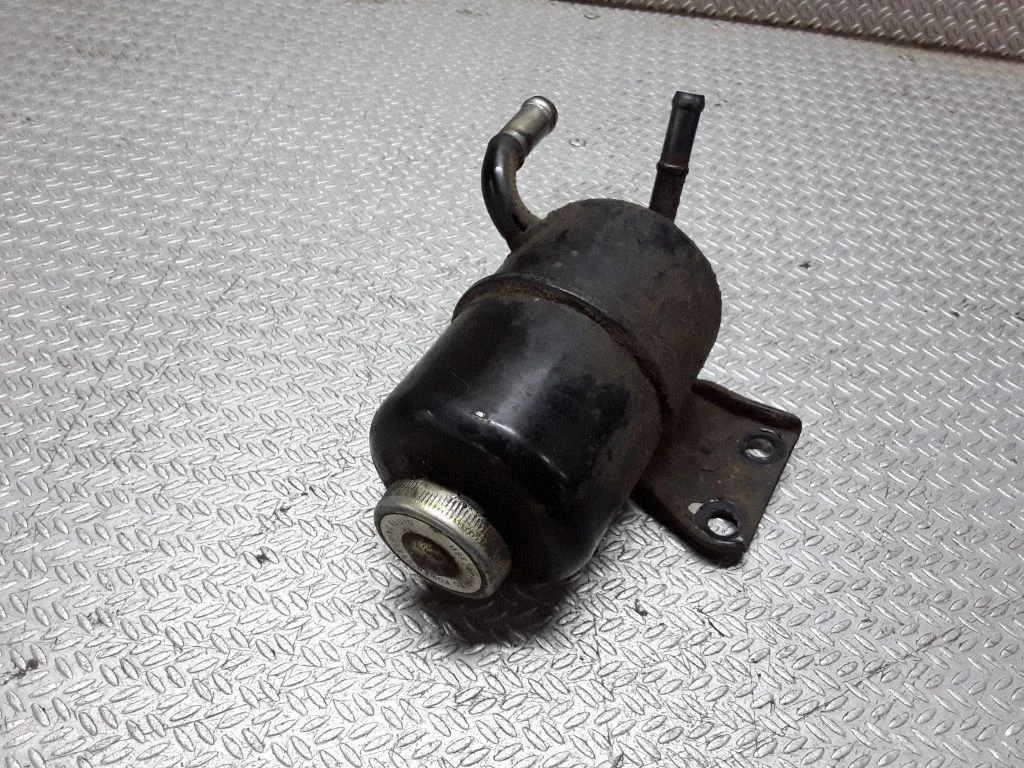 Power steering fluid tank/reservoir – Mitsubishi Pajero (1991-1999)