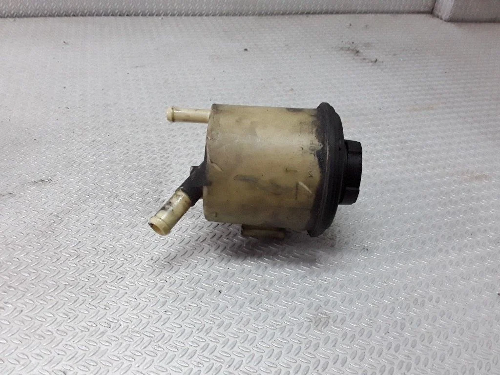 Power steering fluid tank/reservoir – Nissan Primera (2002-2007)