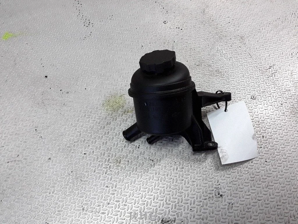 Power steering fluid tank/reservoir – Mercedes-Benz C-Class W203 (2000-2007)