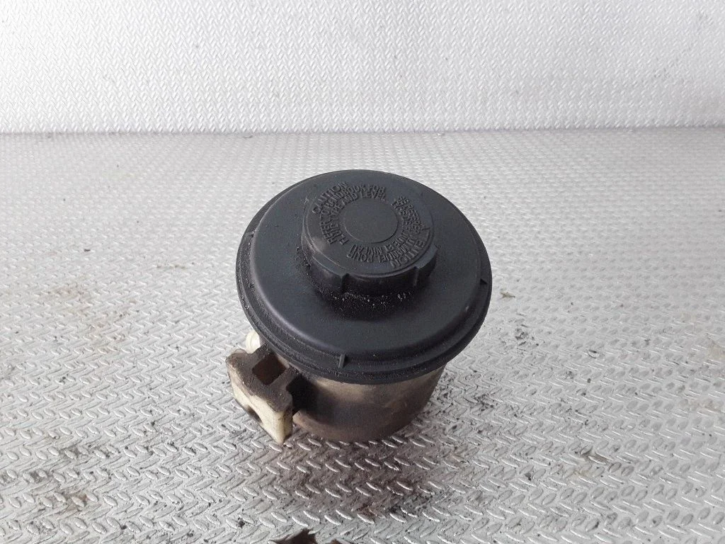 Power steering fluid tank/reservoir – Nissan Primera (2002-2007)