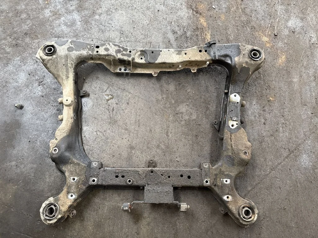 Front subframe – Volvo XC70 (2001-2004)