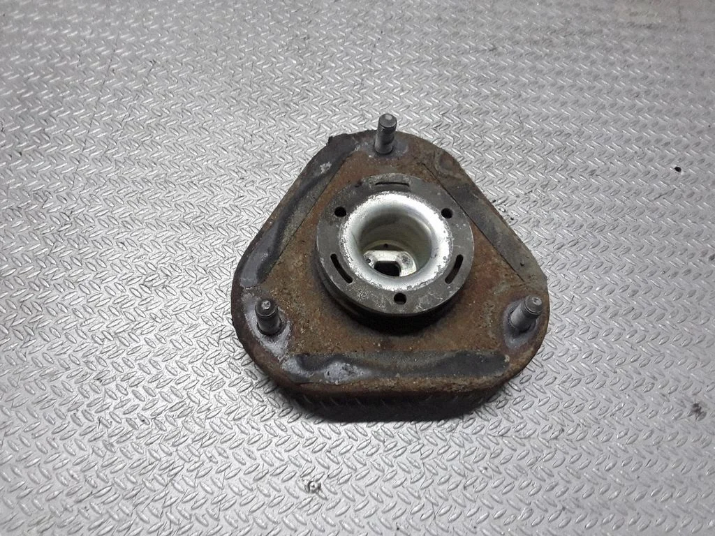 Front upper strut mount – Toyota Verso (2009-2018)
