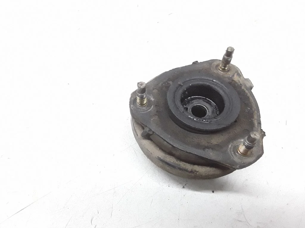 Front upper strut mount – Ford Mondeo Mk III (2000-2007)