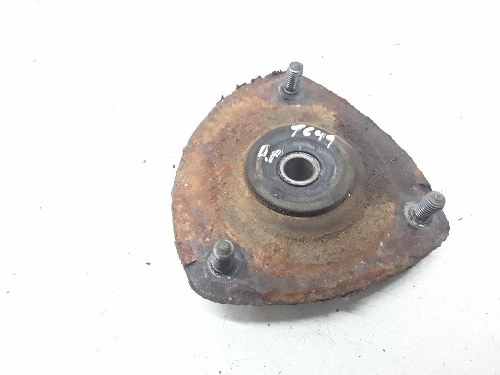 Front upper strut mount – Land Rover Freelander (1996-2006)