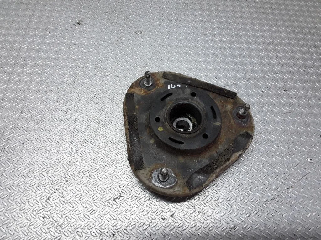 Łożysko górnego mocowania amortyzatora – Toyota Avensis T250 (2003-2006)
