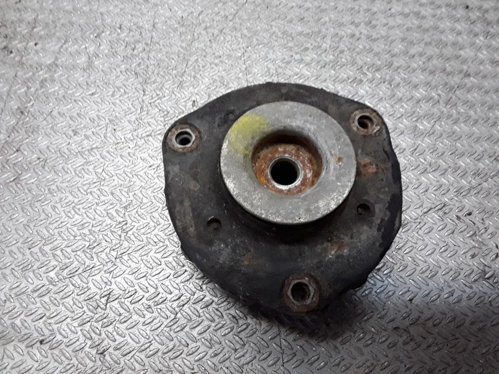 Łożysko górnego mocowania amortyzatora – Volkswagen Polo (2002-2005)