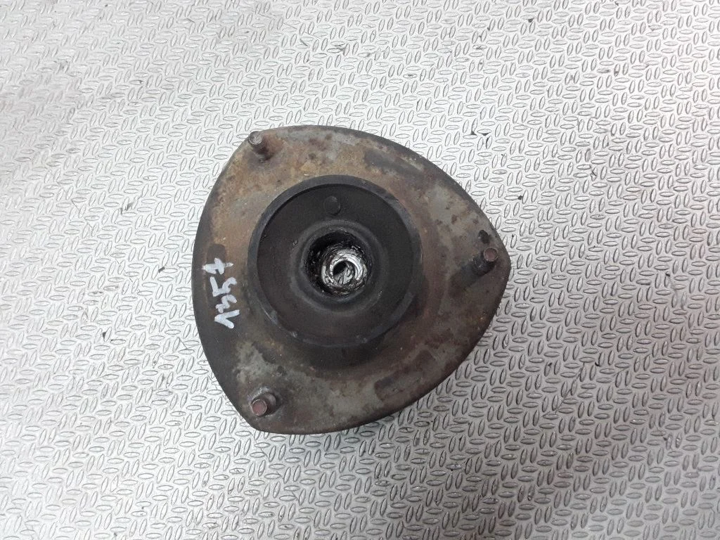 Front upper strut mount – Hyundai Tucson JM (2004-2009)