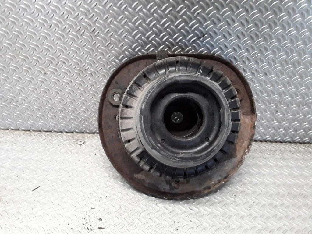 Front upper strut mount – Volvo S80 (2007-2013)