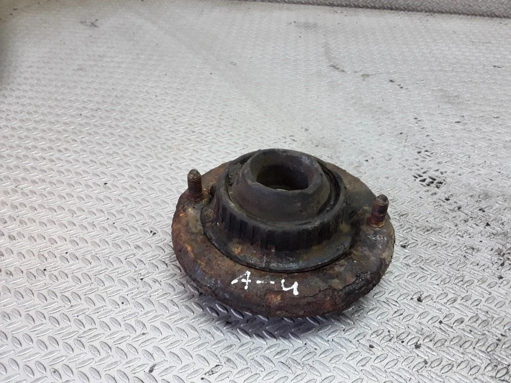 Front upper strut mount – Audi A4 S4 B5 8D (1994-1999)