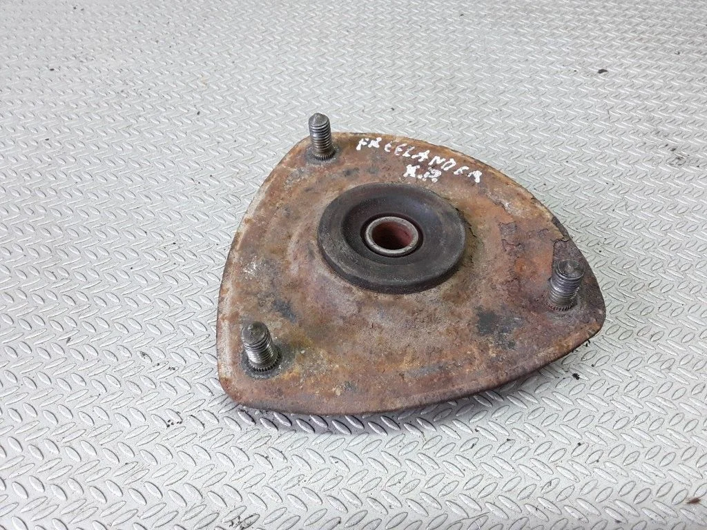 Front upper strut mount – Land Rover Freelander (1996-2006)