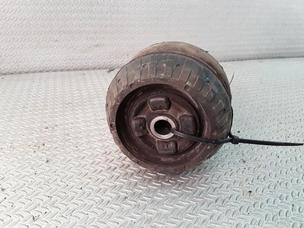 Front upper strut mount – Mercedes-Benz Vito Viano W638 (1996-2003)