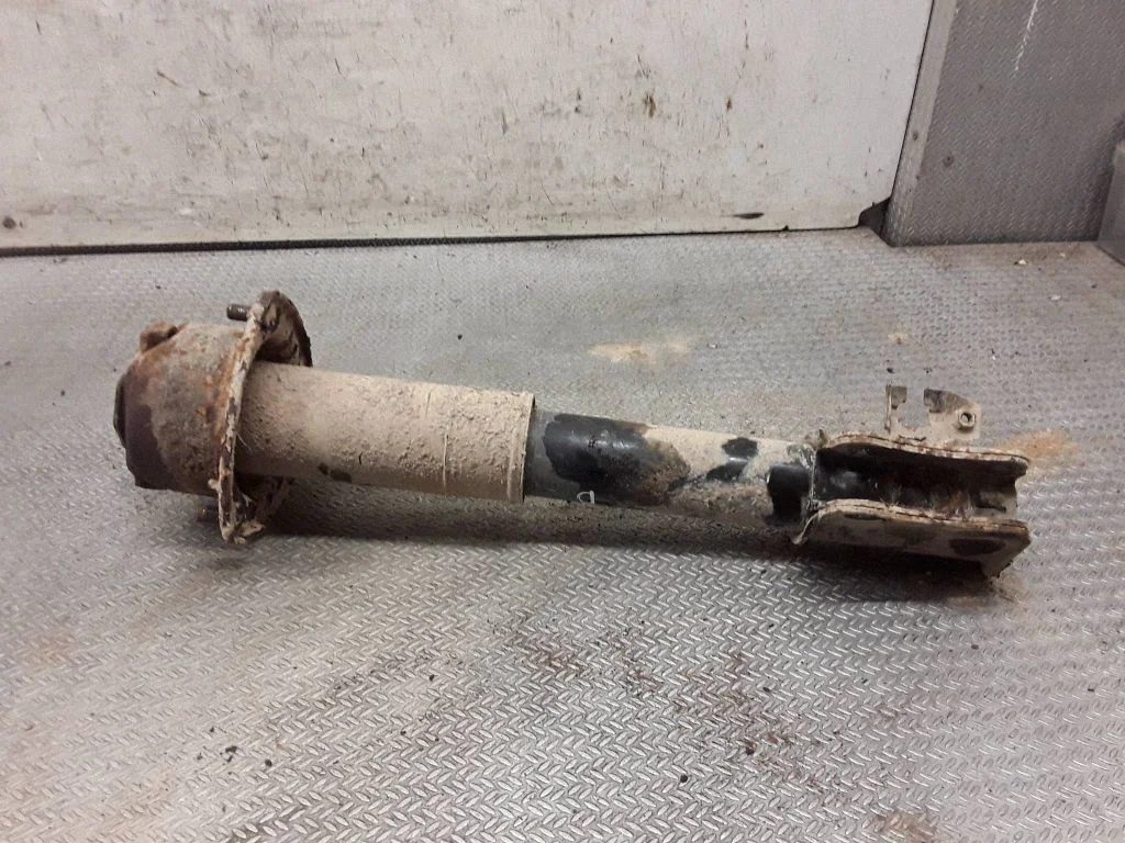 Front shock absorber/damper – Suzuki Grand Vitara I (1998-2005)