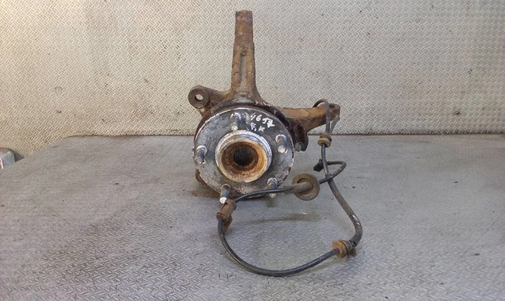 Front wheel hub spindle knuckle – Hyundai Santa Fe (2000-2006)