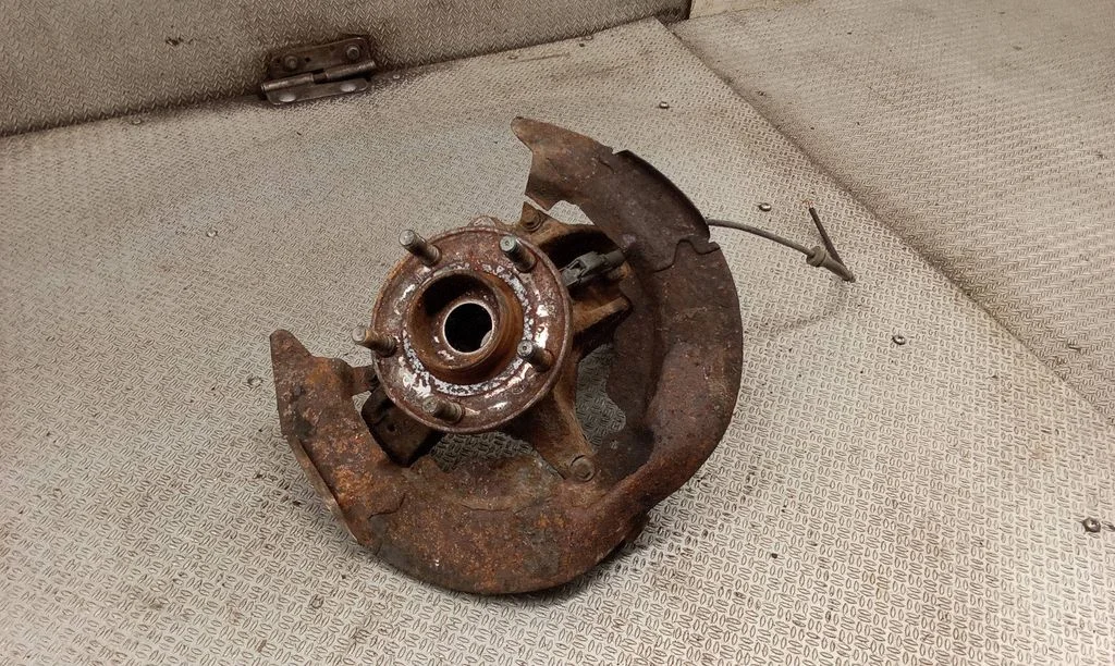 Front wheel hub spindle knuckle – Volvo V50 (2004-2007)