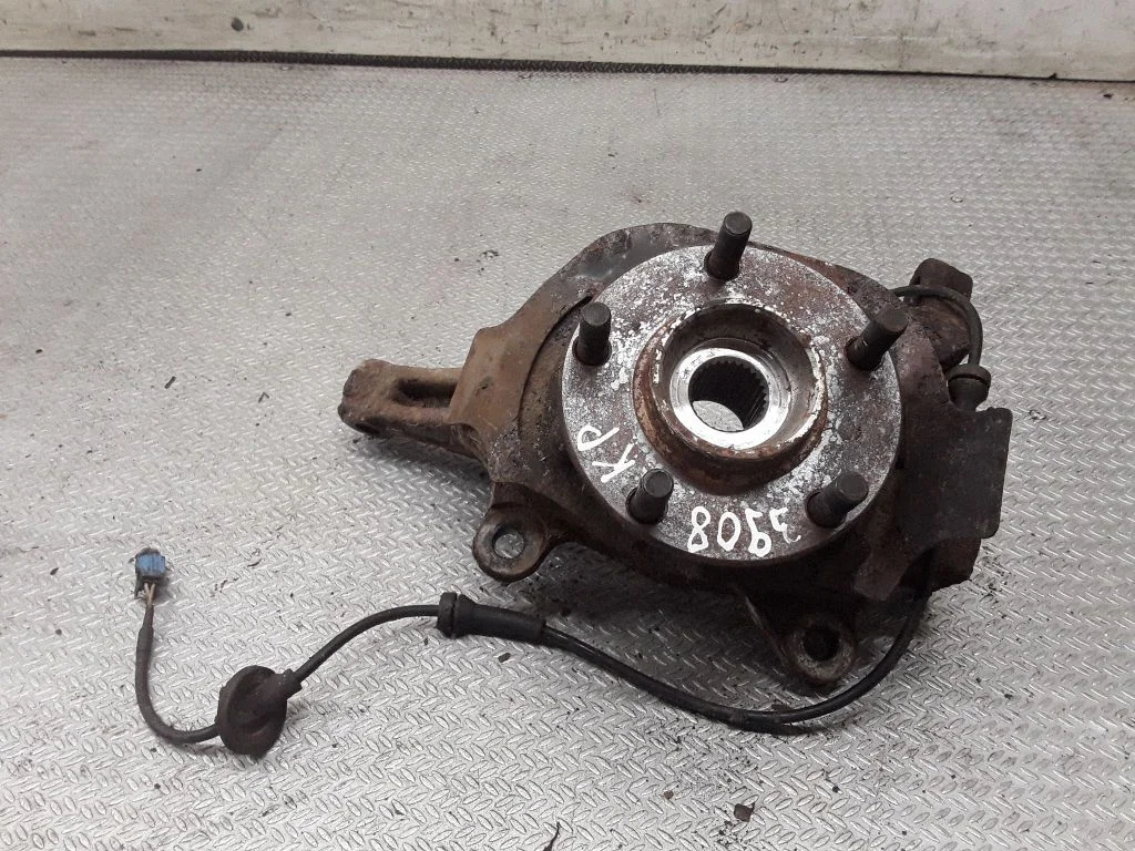 Front wheel hub spindle knuckle – Nissan Murano Z50 (2002-2008)