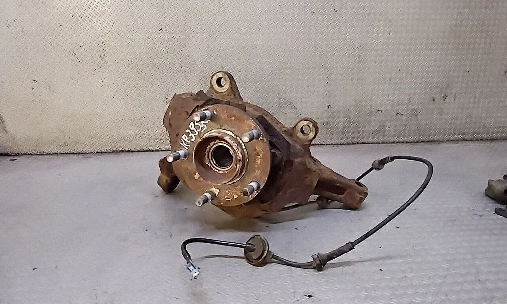 Front wheel hub spindle knuckle – Nissan Murano Z50 (2002-2008)