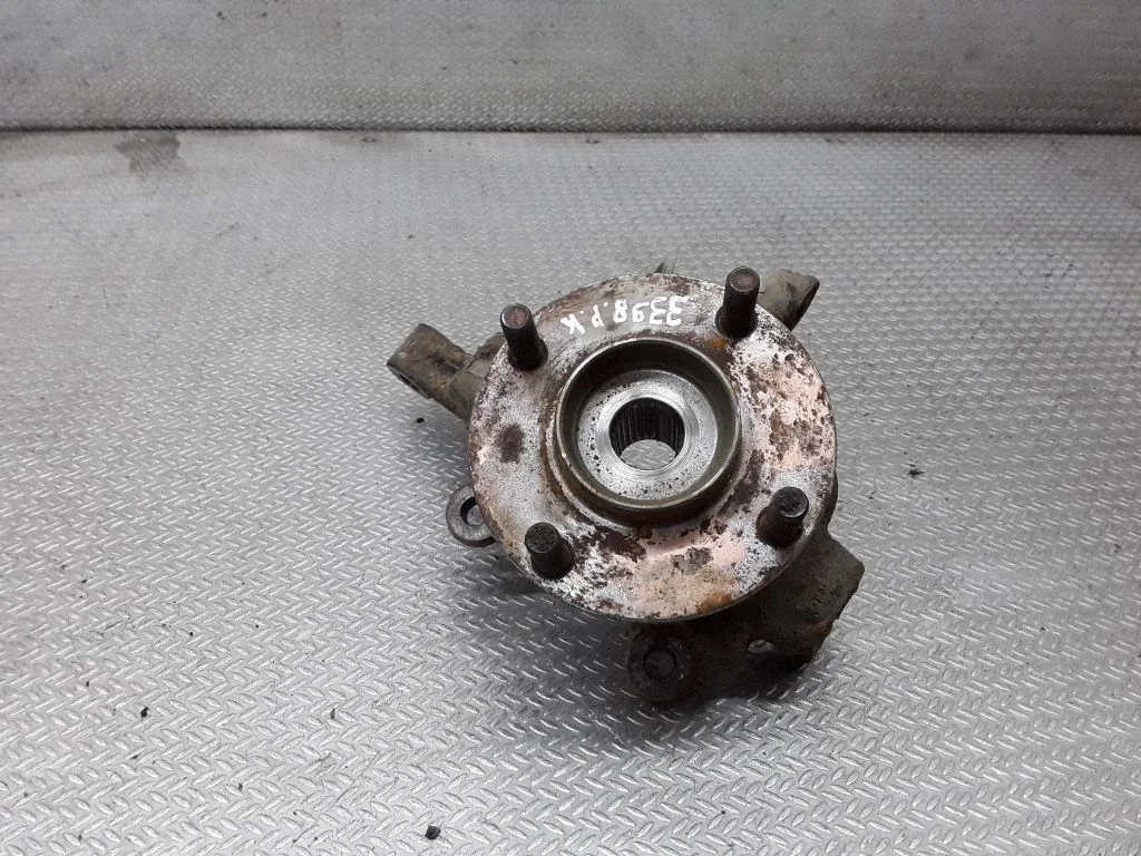 Front wheel hub spindle knuckle – Nissan Tiida C11 (2004-2011), left