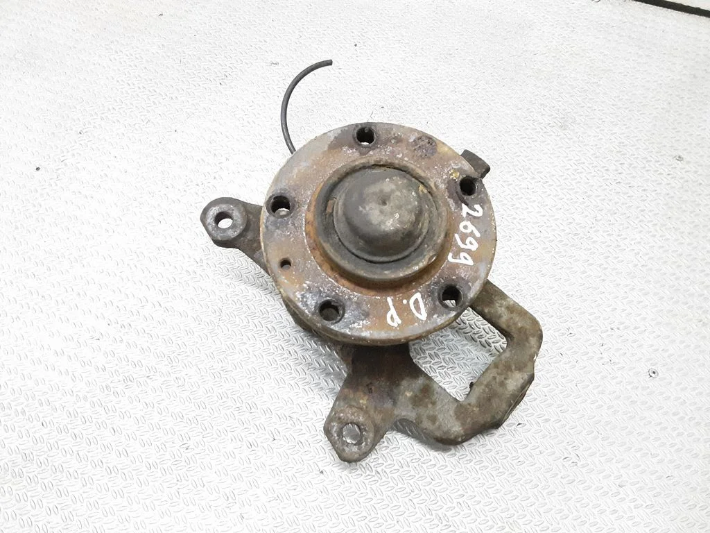 Front wheel hub spindle knuckle – Mercedes-Benz Sprinter W901 W902 W903 W904 (1995-2007)