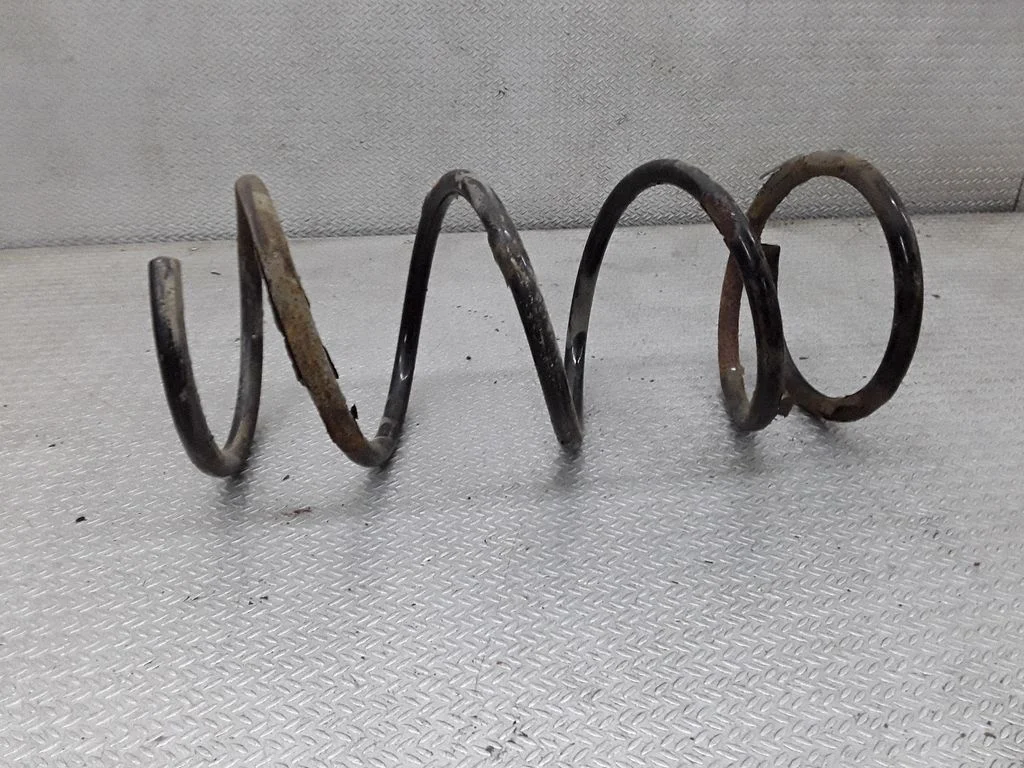 Front coil spring – Toyota Avensis T250 (2006-2009)
