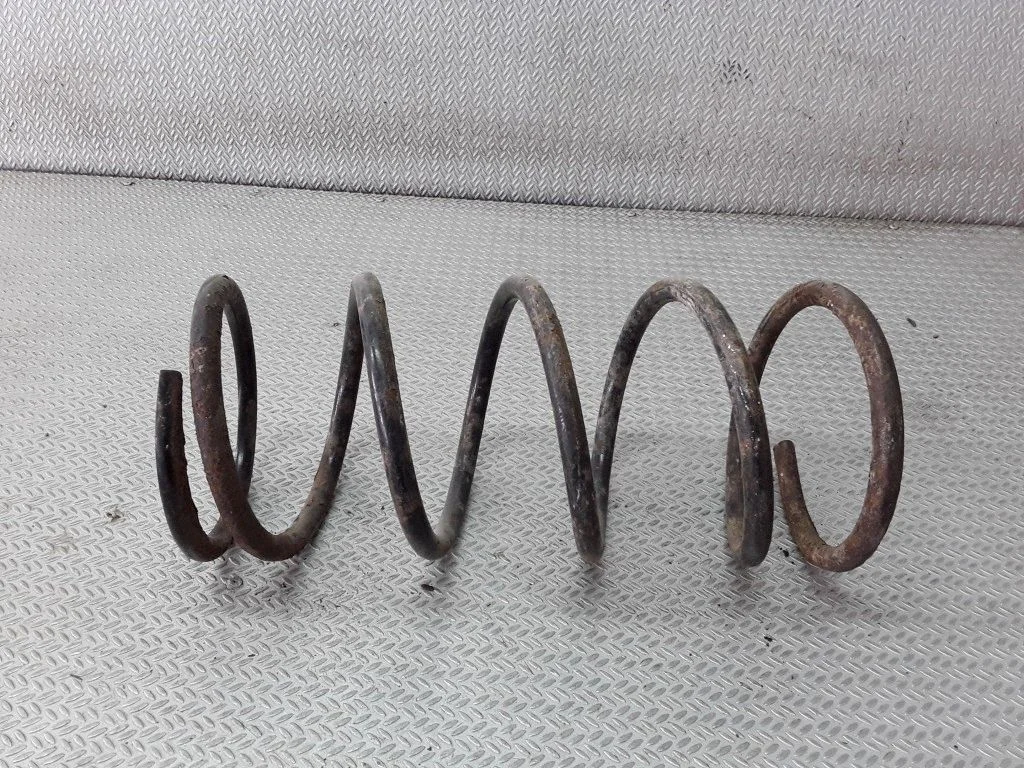 Front coil spring – Mitsubishi Carisma (1996-1999)