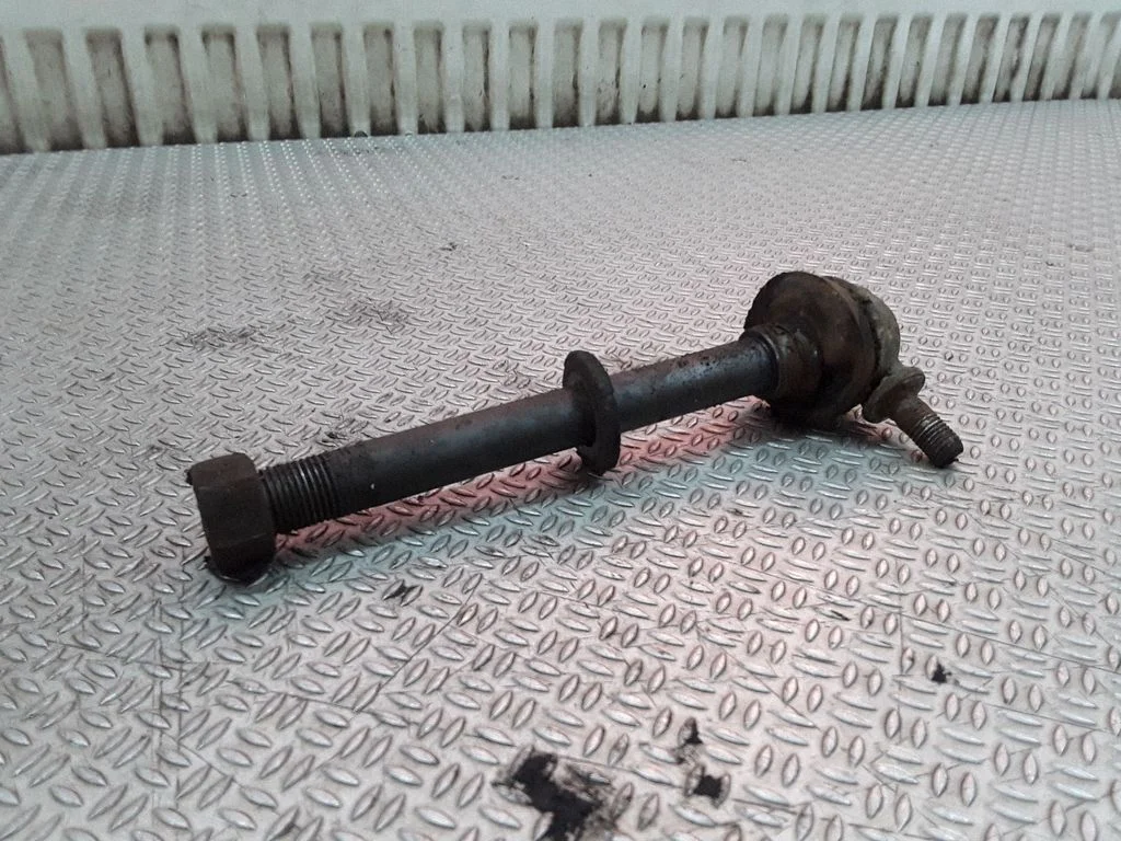 Eesmise stabilisaatori varras (link) – KIA Sportage (1995-2004)