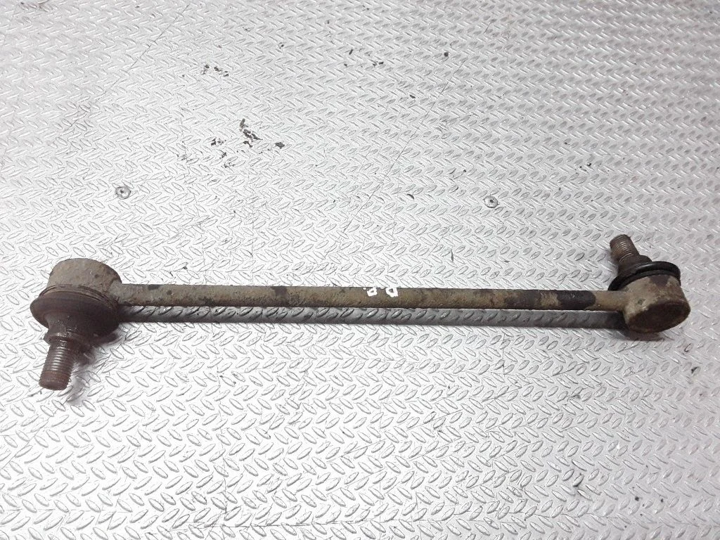 Front anti-roll bar/stabilizer link – Toyota Avensis T250 (2006-2009)