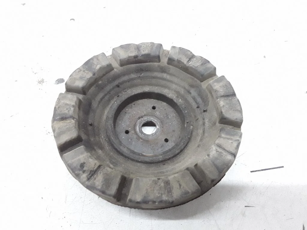 Eesmise keerdvedru kummitugi – Volkswagen Multivan T5 (2003-2015)