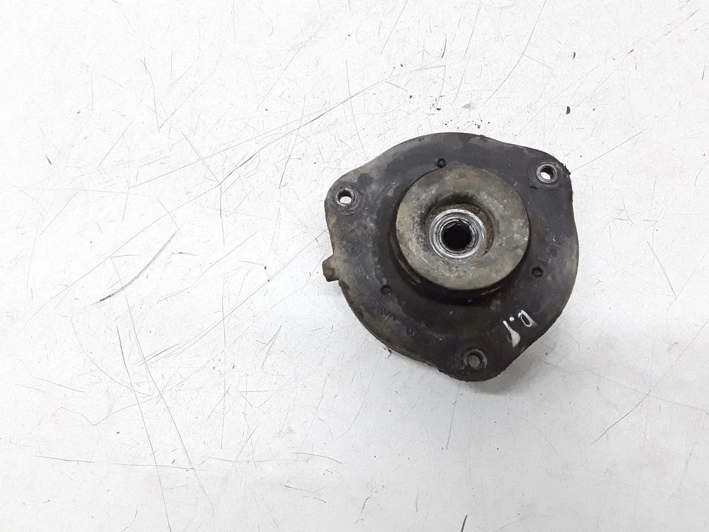 Front coil spring rubber mount – Volkswagen Golf Plus (2005-2013)