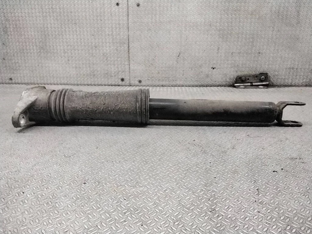 Rear shock absorber/damper – Hyundai i30 (2007-2012)