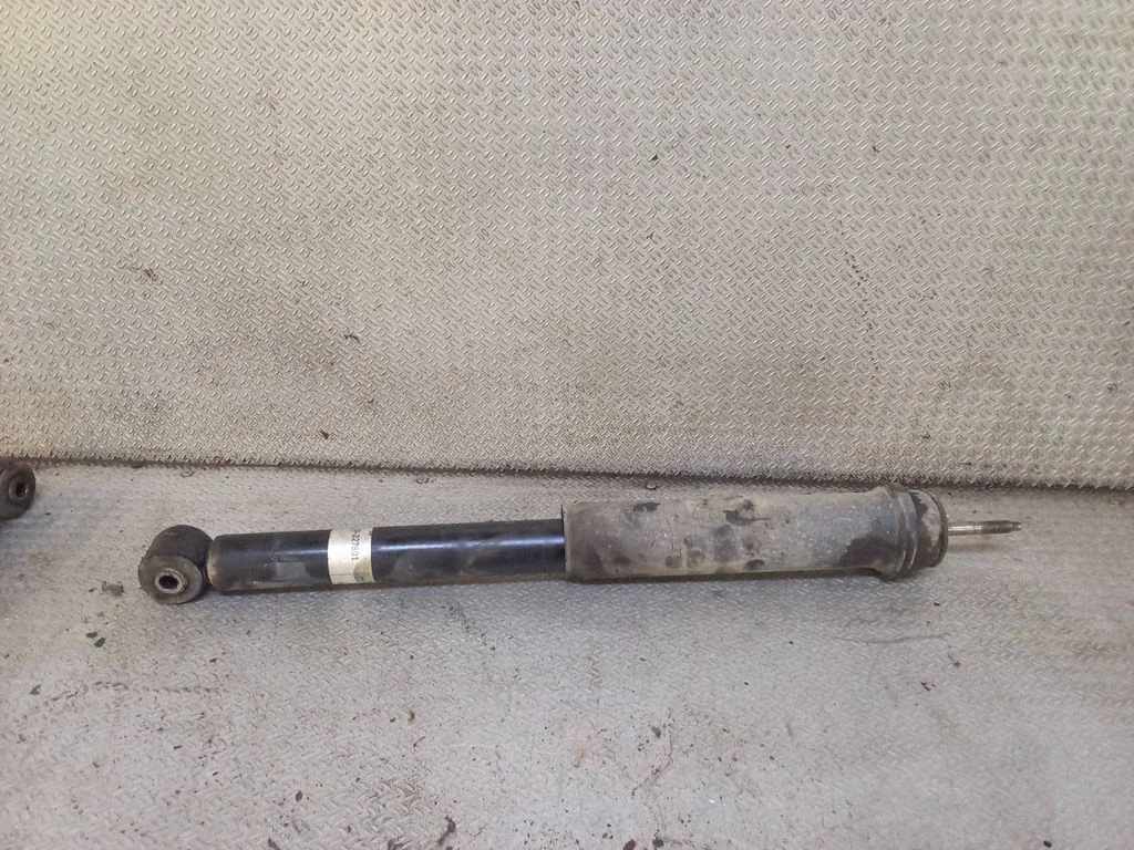 Rear shock absorber/damper – Mitsubishi Grandis (2003-2011)