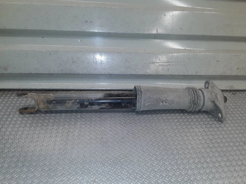 Rear shock absorber/damper – Hyundai i30 (2007-2012)