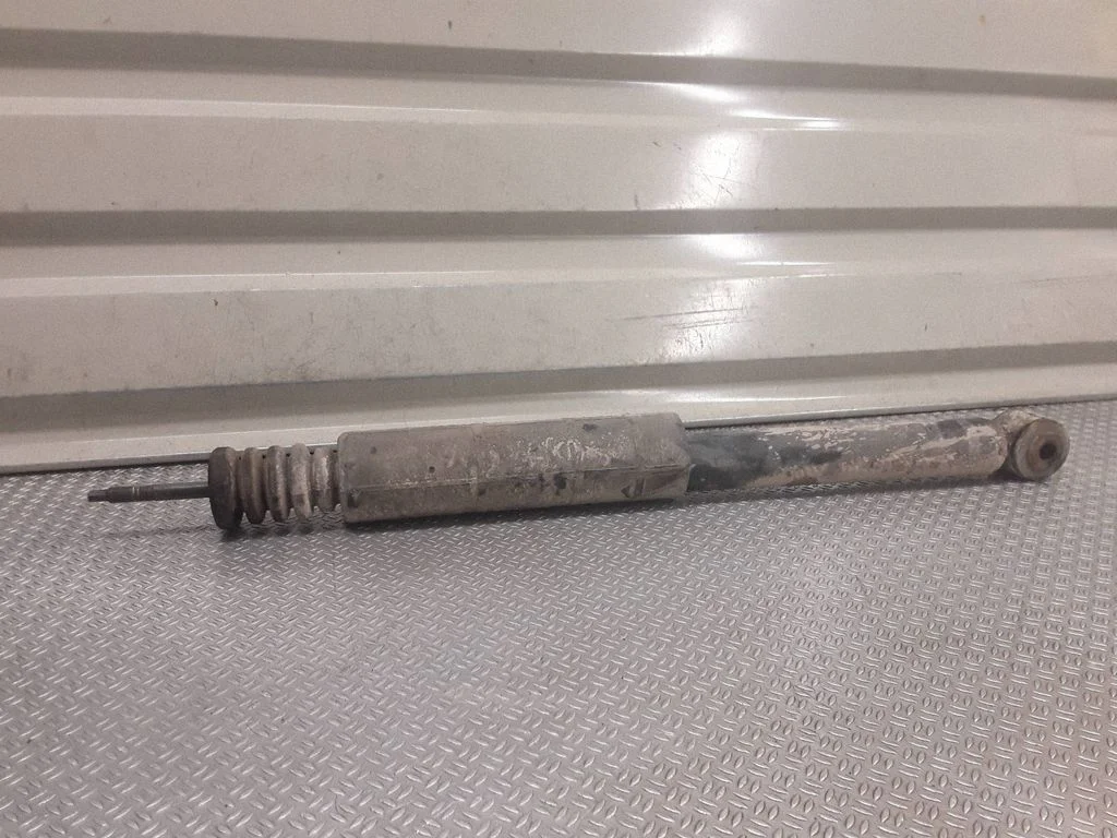 Rear shock absorber/damper – Nissan Tiida C11 (2004-2011)