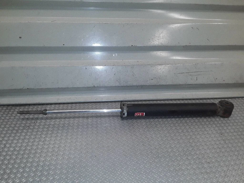 Rear shock absorber/damper – Mitsubishi Grandis (2003-2011)