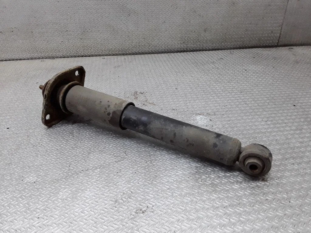 Rear shock absorber/damper – Nissan Murano Z50 (2002-2008)