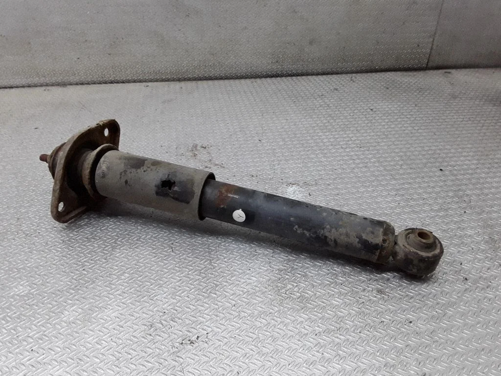 Rear shock absorber/damper – Nissan Murano Z50 (2002-2008)